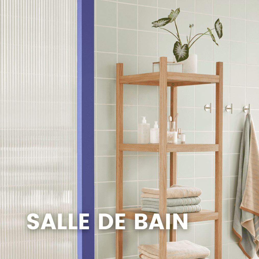 Salle de bains en teck massif et vasque en terrazo ivoire à petit prix.