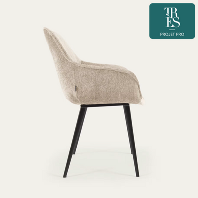 Chaise Amira en chenille beige et pieds en métal peint noir