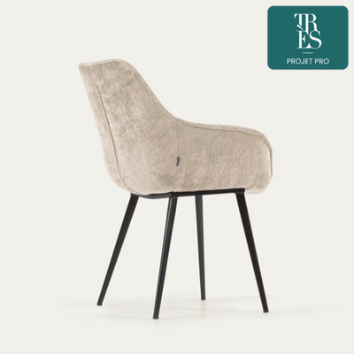 Chaise Amira en chenille beige et pieds en métal peint noir